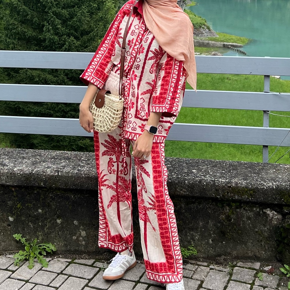 ETHNIC PM Red and White Matching Set